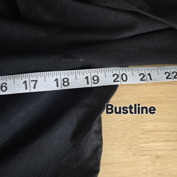 Elegant Black Ruffled Women's Top - Picture 7 of 9